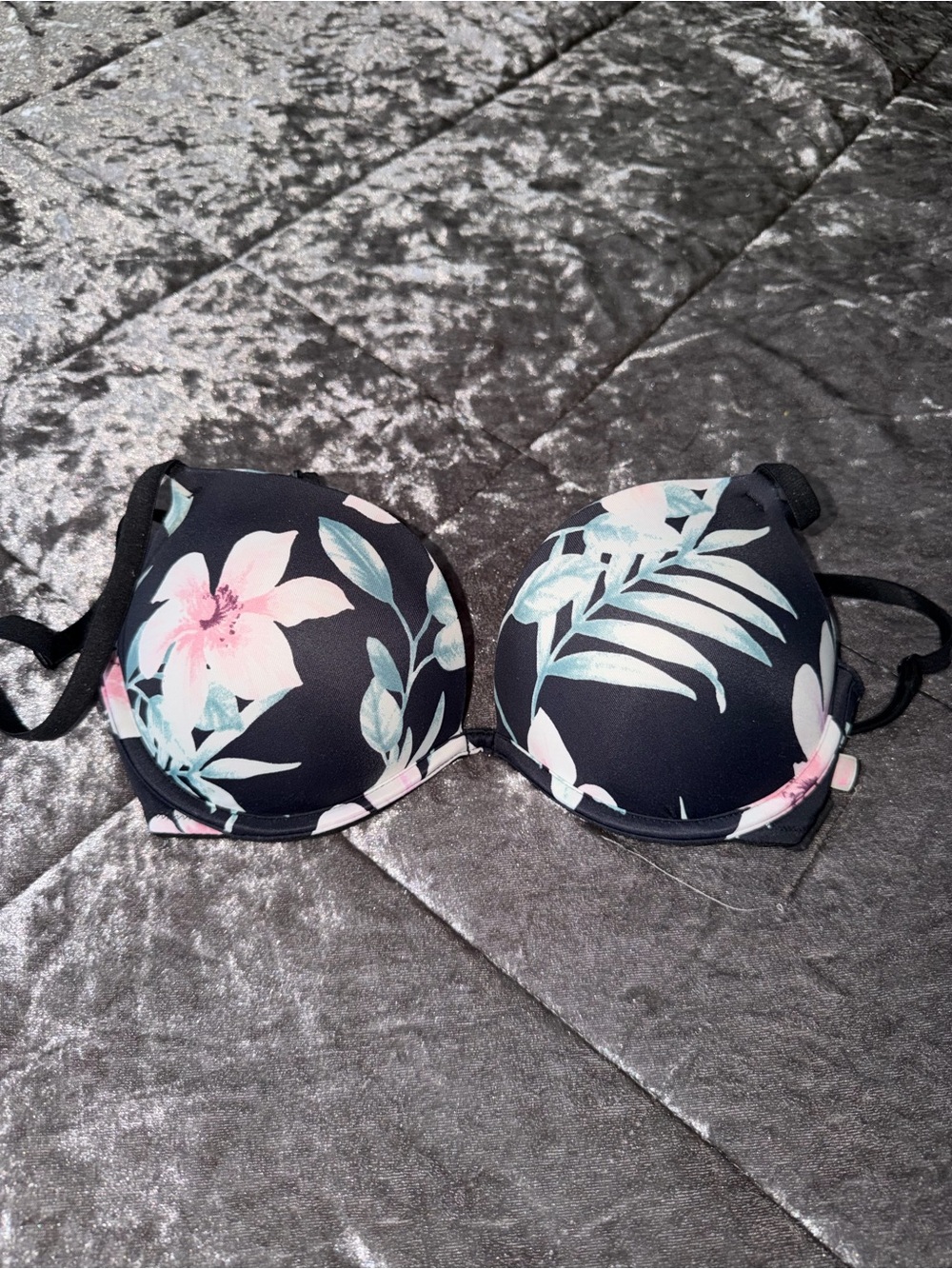 PINK Victoria's Secret Black Floral Molded SUPER Push-Up Bra